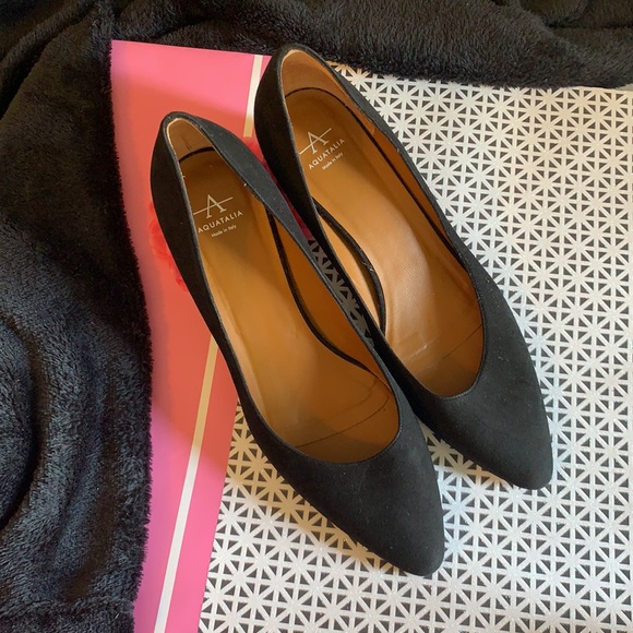 Aquatalia Pasha suede pump - Picture 2 of 6